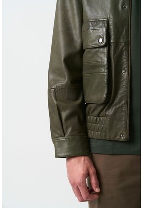 Chaqueta Bomber De Cuero Para Hombre Meridian Chaqueta Bomber De Cuero Para Hombre Meridian Verde Oliva XXL VÉLEZ
