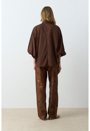 Camisa Maga Larga Silueta Globo Para Mujer Cleo Camisa Maga Larga Silueta Globo Para Mujer Cleo Cafe L VÉLEZ