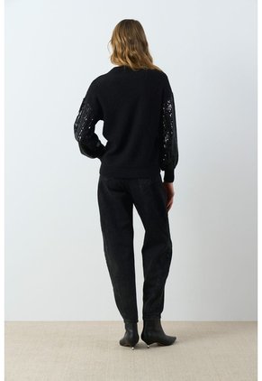 Sweater Tejido Oversized Para Mujer Nácar Sweater Tejido Oversized Para Mujer Nácar Negro L VÉLEZ