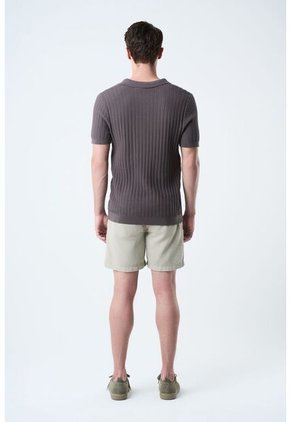 Bermuda Marfil En Lino Para Hombre Silueta Amplia Bermuda Marfil En Lino Para Hombre Silueta Amplia Arena 30 VÉLEZ