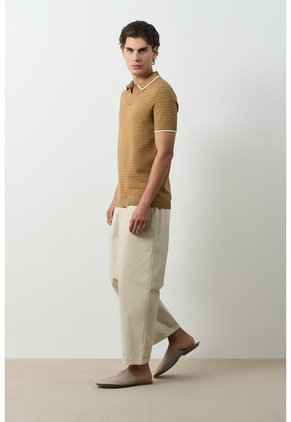 Polo Tejida Ruka Para Hombre Polo Tejida Ruka Para Hombre Canela XL VÉLEZ