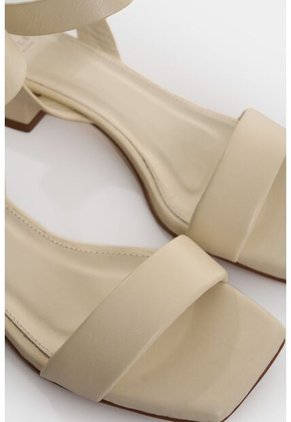 Sandalia Tacón Ursa De Cuero Para Mujer Amarre Talón Sandalia Tacón Ursa De Cuero Para Mujer Amarre Talón Blanco 35 VÉLEZ