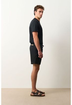 Bermuda En Lino Para Hombre Bélgica Bermuda En Lino Para Hombre Bélgica Negro 32 VÉLEZ