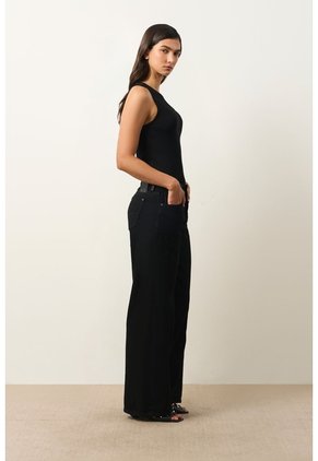 Jean Confort Silueta Barrel Para Mujer Luma Jean Confort Silueta Barrel Para Mujer Luma Negro 14 VÉLEZ