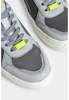 Tenis Flexus De Cuero Y Lona Para Mujer Detalle Color Contraste Tenis Flexus De Cuero Y Lona Para Mujer Detalle Color Contraste Gris 41 VÉLEZ