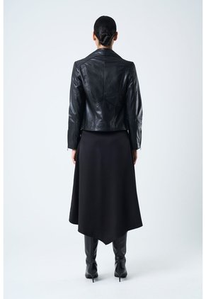 Chaqueta Silueta Tipo Biker De Cuero Para Mujer Cremalleras Chaqueta Silueta Tipo Biker De Cuero Para Mujer Cremalleras Negro S VÉLEZ