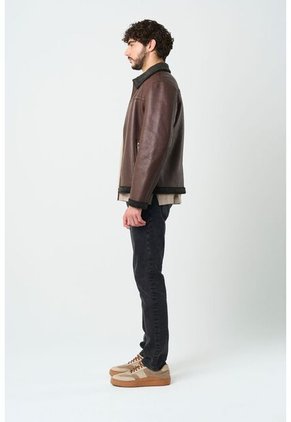 Chaqueta Atrani De Cuero Para Hombre Semi Ajustada Chaqueta Atrani De Cuero Para Hombre Semi Ajustada Cafe XXL VÉLEZ