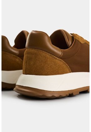 Tenis De Lona Y Detalles En Cuero Para Mujer Thorian Tenis De Lona Y Detalles En Cuero Para Mujer Thorian Miel 36 VÉLEZ