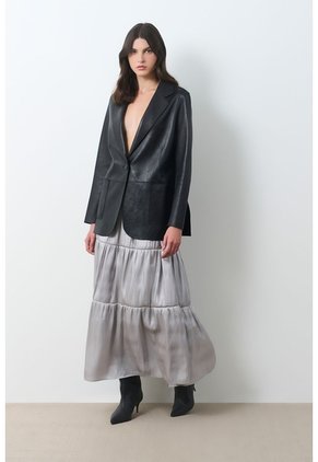 Blazer Astromelia En Cuero Ovino Para Mujer Silueta Recta Blazer Astromelia En Cuero Ovino Para Mujer Silueta Recta Negro XL VÉLEZ