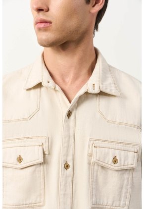 Sobrecamisa En Denim Para Hombre Magma Sobrecamisa En Denim Para Hombre Magma Crema XS VÉLEZ