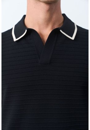 Polo Tejida Ruka Para Hombre Polo Tejida Ruka Para Hombre Negro XXL VÉLEZ