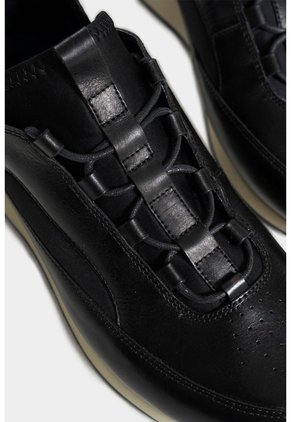 Tenis Neo 2 De Cuero Para Hombre Con Perforaciones Láser Tenis Neo 2 De Cuero Para Hombre Con Perforaciones Láser Negro 38 VÉLEZ
