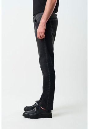 Jean Vireo Semi Fitted Para Hombre Detalles Cuero Jean Vireo Semi Fitted Para Hombre Detalles Cuero Negro 32 VÉLEZ