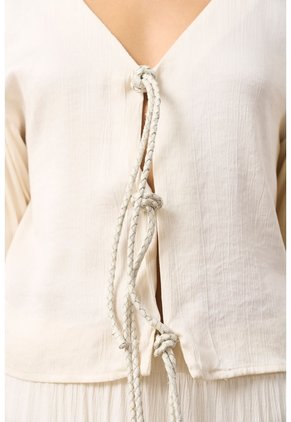 Camisa Kusa Con Efecto Satinado Para Mujer Camisa Kusa Con Efecto Satinado Para Mujer Crema M VÉLEZ