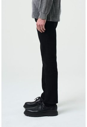 Jean Lucca En Black Denim Para Hombre Semi Fitted Jean Lucca En Black Denim Para Hombre Semi Fitted Negro 32 VÉLEZ
