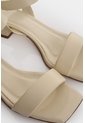 Sandalia Tacón Ursa De Cuero Para Mujer Amarre Talón Sandalia Tacón Ursa De Cuero Para Mujer Amarre Talón Blanco 36 VÉLEZ de Vélez