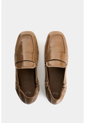 Mocasín En Cuero Efecto Charol Para Mujer Luana Mocasín En Cuero Efecto Charol Para Mujer Luana Tabaco 40 VÉLEZ