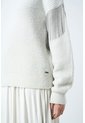 Sweater Draco Tejido Para Mujer Detalle Flecos Y Millaré Sweater Draco Tejido Para Mujer Detalle Flecos Y Millaré Crema S VÉLEZ de Vélez