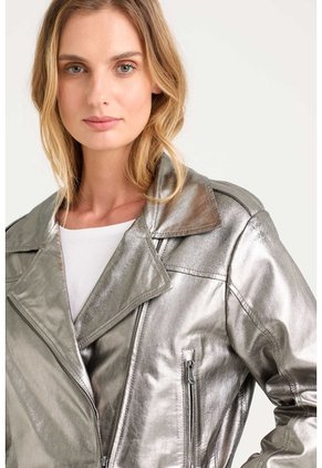 Chaqueta Biker Thaila De Cuero Para Mujer Acabado Metalizado Chaqueta Biker Thaila De Cuero Para Mujer Acabado Metalizado Plata XL VÉLEZ