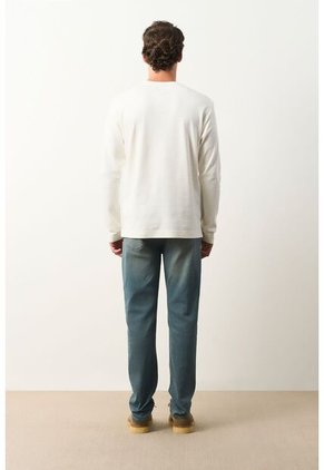 Camiseta Tejida Manga Larga Para Hombre Sabina Camiseta Tejida Manga Larga Para Hombre Sabina Blanco S VÉLEZ