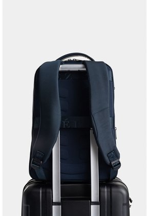Tula Morral Oasis De Lona Para Hombre Detalle Acento De Color Tula Morral Oasis De Lona Para Hombre Detalle Acento De Color Azul Oscuro VÉLEZ