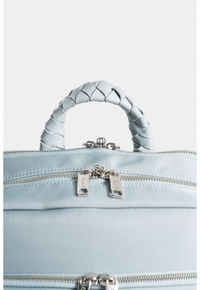 Tula Morral Ryn De Nylon Reciclado Para Mujer Manija Trenzada Tula Morral Ryn De Nylon Reciclado Para Mujer Manija Trenzada Agua Marina Vélez