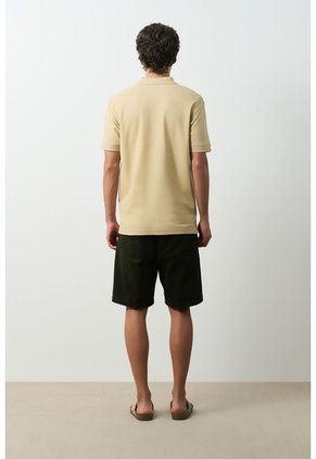 Polo Para Hombre Semi Fit Detalle Jacquard Polo Para Hombre Semi Fit Detalle Jacquard Kaky S VÉLEZ