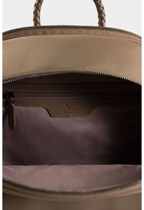 Tula Morral Legacy De Cuero Y Nylon Para Mujer Tag Para Viaje Tula Morral Legacy De Cuero Y Nylon Para Mujer Tag Para Viaje Arena VÉLEZ