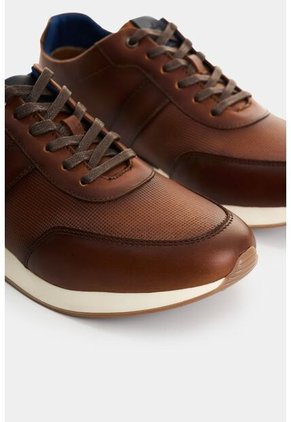 Tenis De Cuero Para Hombre Vuelos 2.0 Tenis De Cuero Para Hombre Vuelos 2.0 Miel 46 VÉLEZ