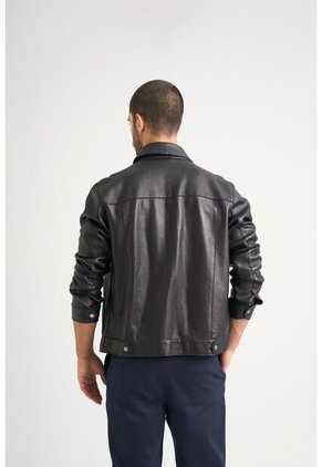 Chaqueta Lucca De Cuero Para Hombre Silueta Trucker Chaqueta Lucca De Cuero Para Hombre Silueta Trucker Negro XL VÉLEZ