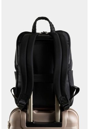 Tula Morral Ryn De Nylon Reciclado Para Mujer Manija Trenzada Tula Morral Ryn De Nylon Reciclado Para Mujer Manija Trenzada Negro Vélez