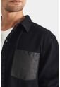 Sobrecamisa Duna Manga Larga De Algodón Para Hombre Bolsillo En Cuero Sobrecamisa Duna Manga Larga De Algodón Para Hombre Bolsillo En Cuero Negro S VÉLEZ de Vélez