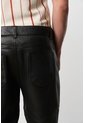 Pantalón Semi Fitted De Cuero Para Hombre Sole Pantalón Semi Fitted De Cuero Para Hombre Sole Negro 30 VÉLEZ de Vélez