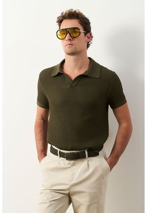 Polo Manga Corta Draco 2.0 Tejida Para Hombre Texturizada Polo Manga Corta Draco 2.0 Tejida Para Hombre Texturizada Verde Oliva S VÉLEZ