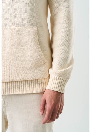 Sweater Semi Fit Tejido Para Hombre Oroa Sweater Semi Fit Tejido Para Hombre Oroa Crema M VÉLEZ