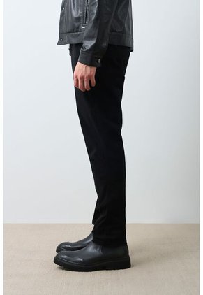 Pantalón Chino Italo Para Hombre Semifitted Pantalón Chino Italo Para Hombre Semifitted Negro 28 VÉLEZ