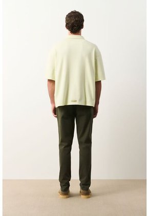 Polo Cropped En Algodón Para Hombre Primavera Polo Cropped En Algodón Para Hombre Primavera Amarillo Limon XS VÉLEZ