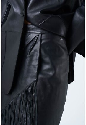 Falda Lyra De Cuero Para Mujer Silueta Wrap Falda Lyra De Cuero Para Mujer Silueta Wrap Negro 12 VÉLEZ