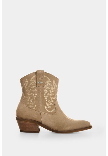Botín Texano En Cuero Carnaza Para Mujer Basic Botín Texano En Cuero Carnaza Para Mujer Basic Tabaco 41 VÉLEZ