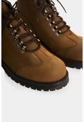 Botas En Cuero Gamuzado Para Hombre Cayena Botas En Cuero Gamuzado Para Hombre Cayena Cafe 39 VÉLEZ
