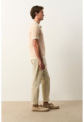 Polo Tejida Asiri En Algodón Para Hombre Polo Tejida Asiri En Algodón Para Hombre Crema XXL VÉLEZ
