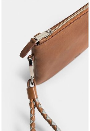 Cosmetiquera Storni 2.0 De Cuero Para Mujer Manija Tejida Cosmetiquera Storni 2.0 De Cuero Para Mujer Manija Tejida Miel Vélez