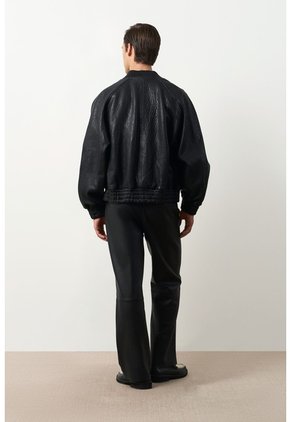 Chaqueta Bomber En Cuero Texturizado Para Hombre Calypso Chaqueta Bomber En Cuero Texturizado Para Hombre Calypso Negro XS VÉLEZ
