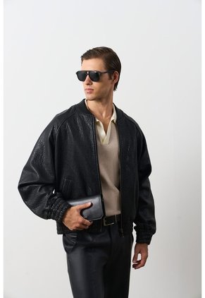 Chaqueta Bomber En Cuero Texturizado Para Hombre Calypso Chaqueta Bomber En Cuero Texturizado Para Hombre Calypso Negro XS VÉLEZ