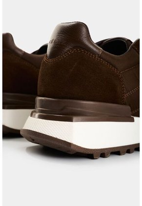 Tenis Azahar De Cuero Gamuza Y Lona Para Hombre Silueta Deportiva Tenis Azahar De Cuero Gamuza Y Lona Para Hombre Silueta Deportiva Cafe 46 VÉLEZ