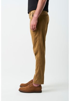 Pantalón Chino Italo Para Hombre Semifitted Pantalón Chino Italo Para Hombre Semifitted Cafe Claro 34 VÉLEZ