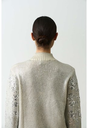Sweater Tejido De Cuello Alto Para Mujer Nacarina Sweater Tejido De Cuello Alto Para Mujer Nacarina Gris M VÉLEZ