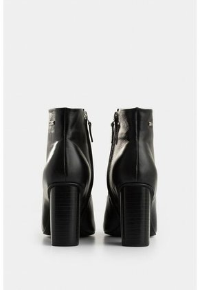 Botines Agata De Cuero Para Mujer Silueta Punta Botines Agata De Cuero Para Mujer Silueta Punta Negro 36 VÉLEZ