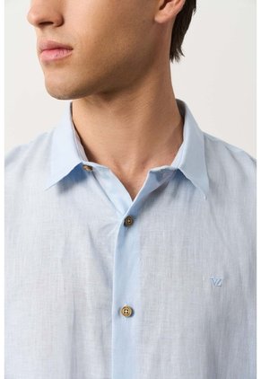 Camisa En Lino Manga Corta Siena Para Hombre Camisa En Lino Manga Corta Siena Para Hombre Azul Claro M VÉLEZ
