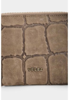 Billetera En Cuero Para Mujer Grecia Billetera En Cuero Para Mujer Grecia Tabaco VÉLEZ